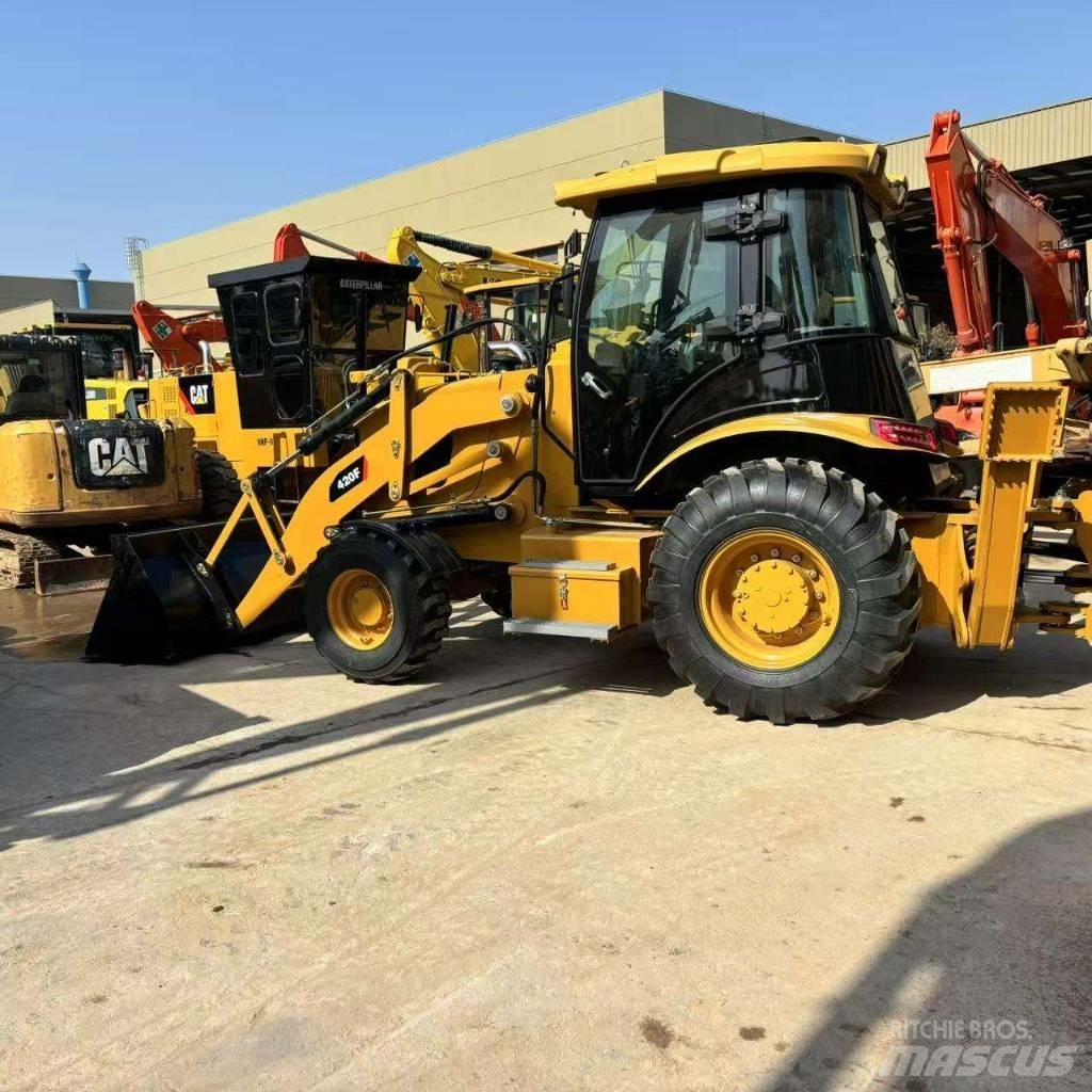 CAT 420 F Rýpadlo-nakladače