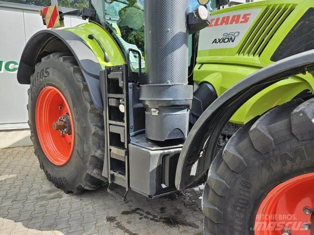 CLAAS AXION 960 Traktory