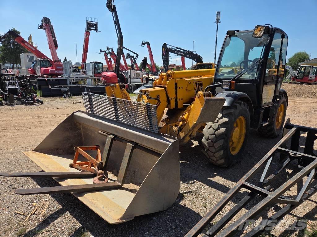 JCB 532-120 Teleskopické manipulátory