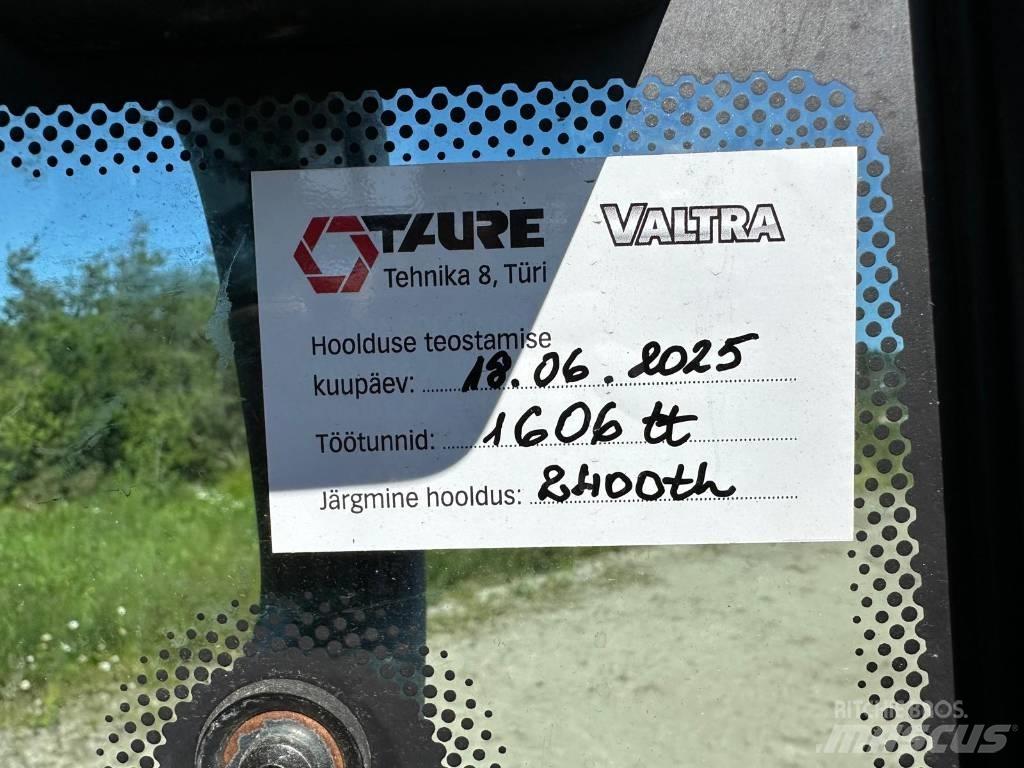Valtra G 135 Versu Traktory