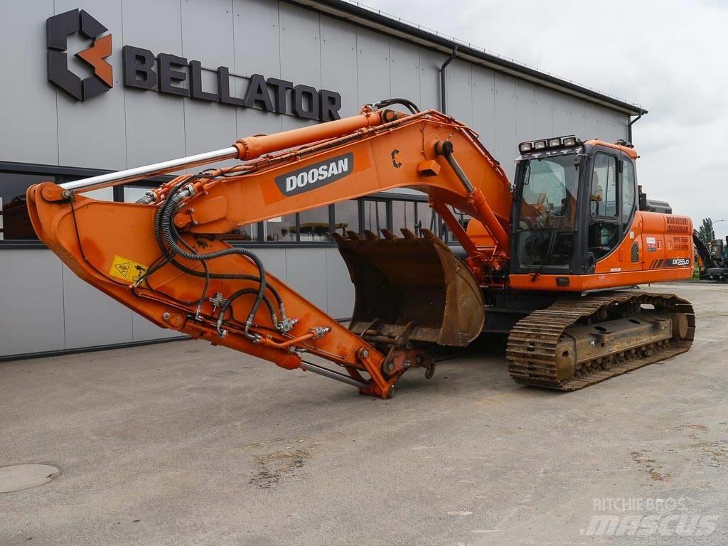 Doosan DX 255 LC-3 Pásová rýpadla