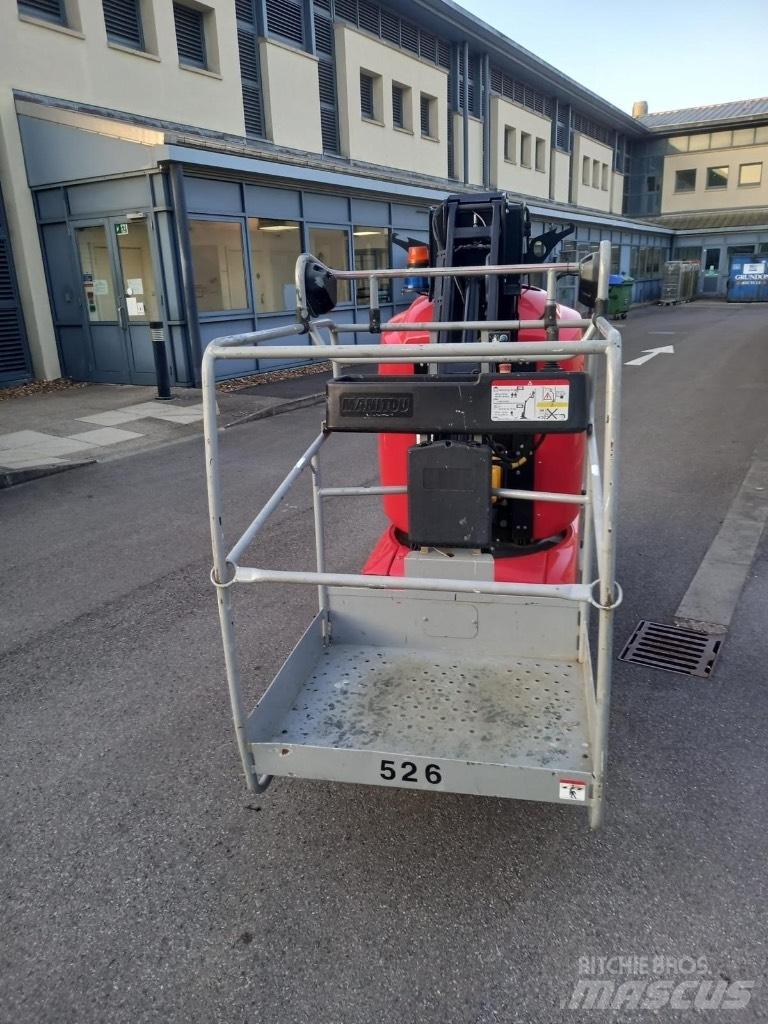 Manitou 100 VJR Vertikální sloupové výtahy