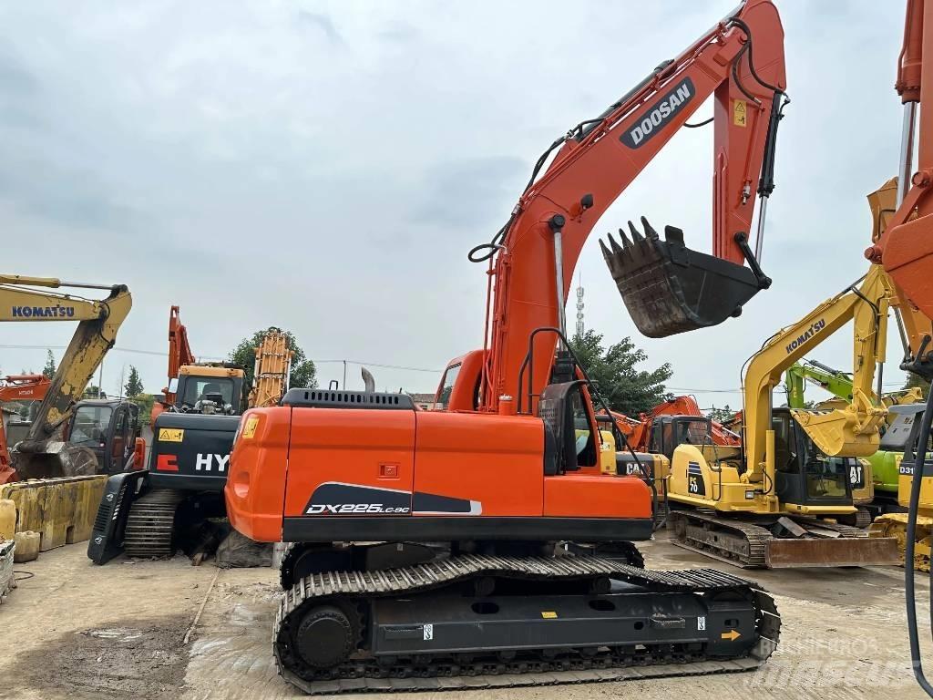 Doosan DX225LC-9C Pásová rýpadla