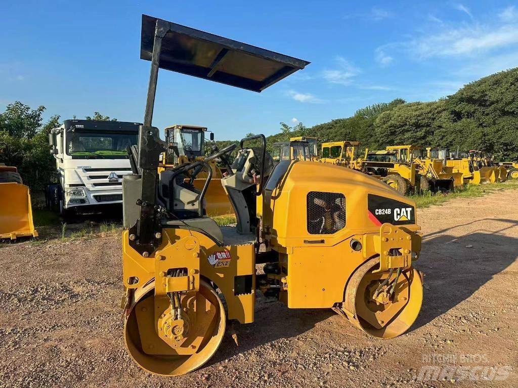 CAT CB 24 B Tandemové válce