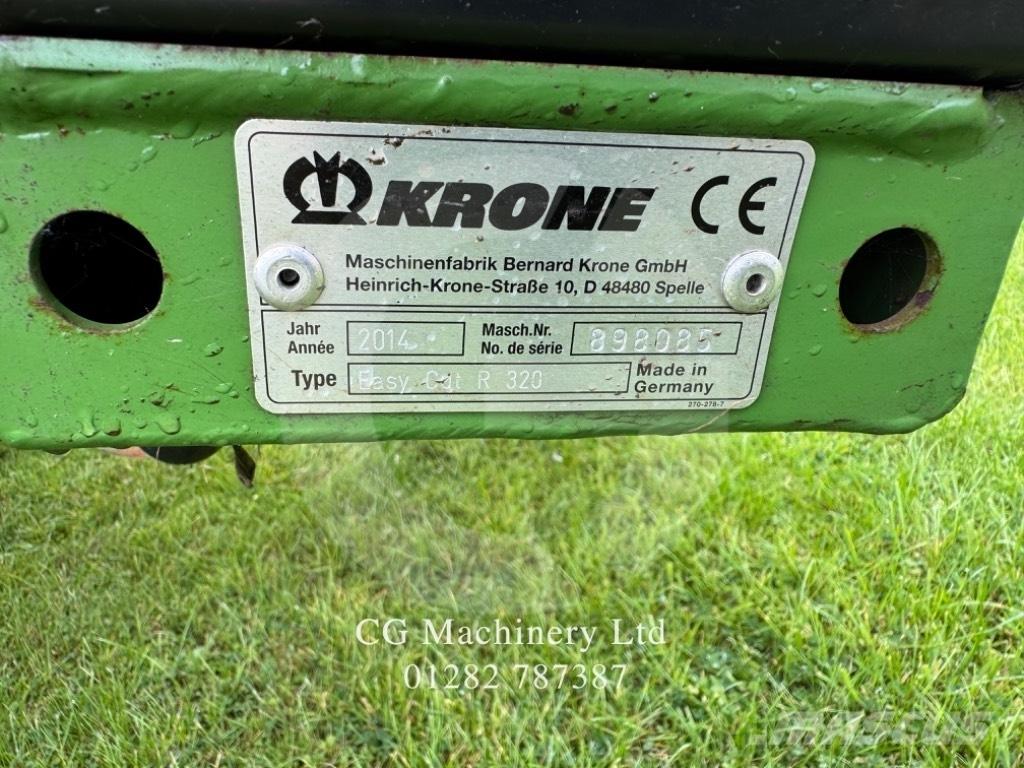 Krone R320 Sekačky namontované a tažené
