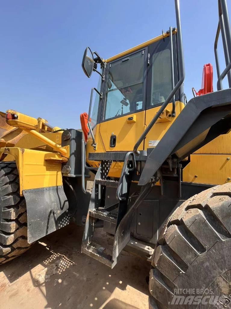 Komatsu WA 380 Kolové nakladače