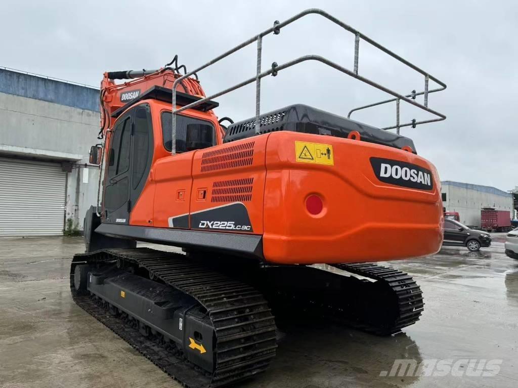 Doosan DX 225 LC Pásová rýpadla