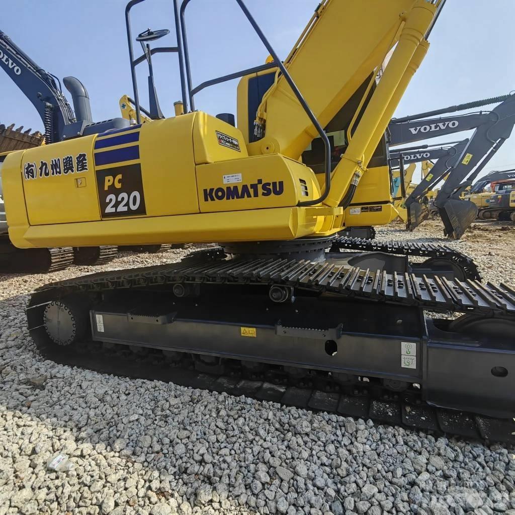 Komatsu PC 220-8 Pásová rýpadla
