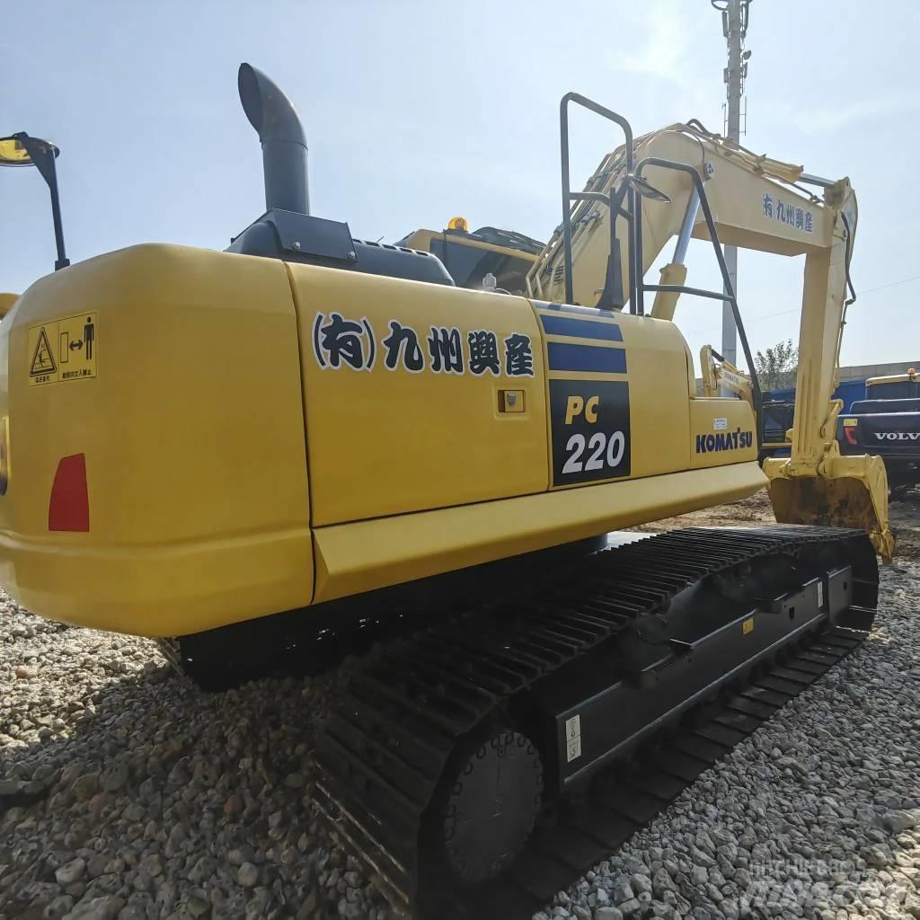 Komatsu PC 220-8 Pásová rýpadla