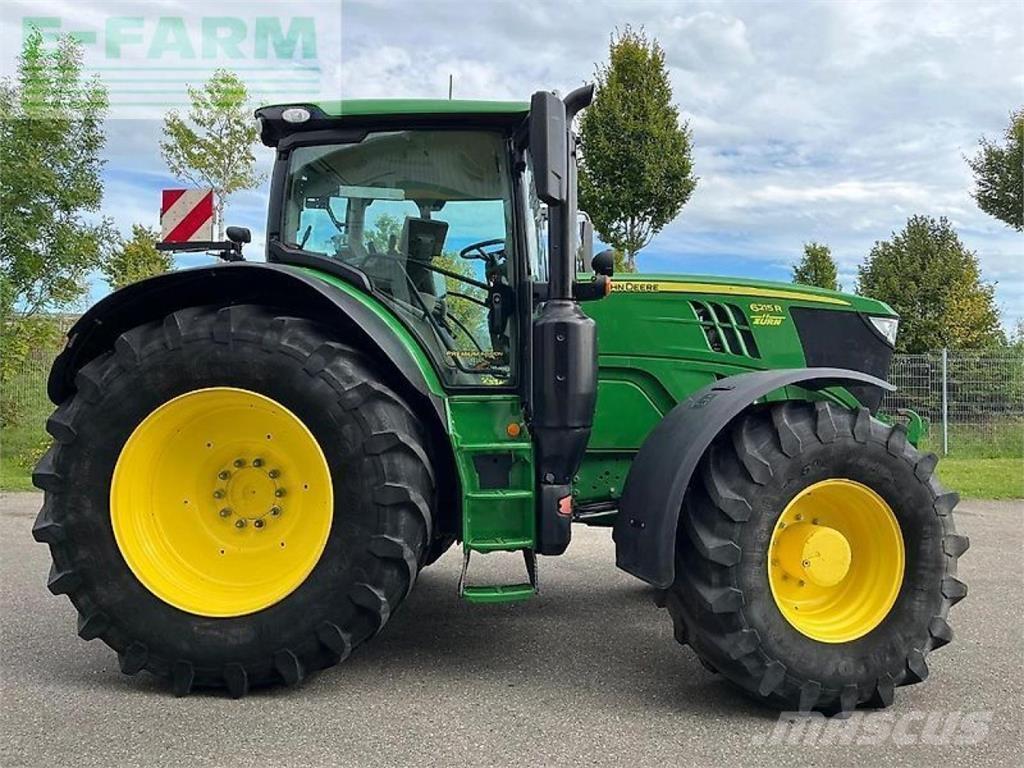 John Deere 6215r Traktory