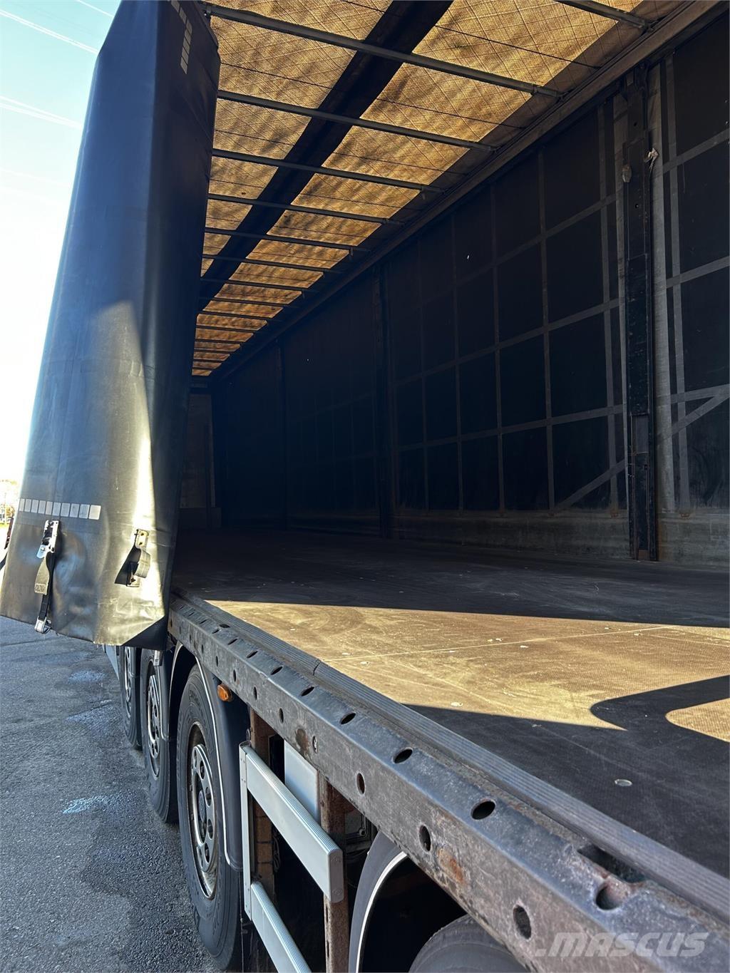 Nordic Trailer  Plachtové návěsy