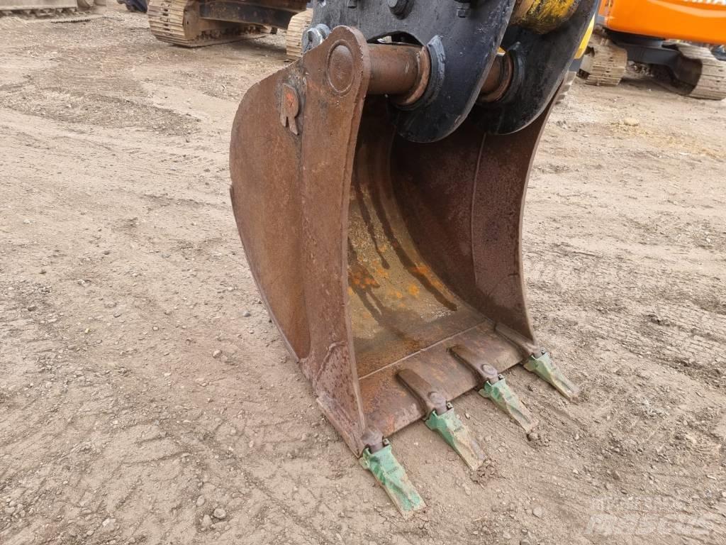 JCB JS 210 LC Pásová rýpadla