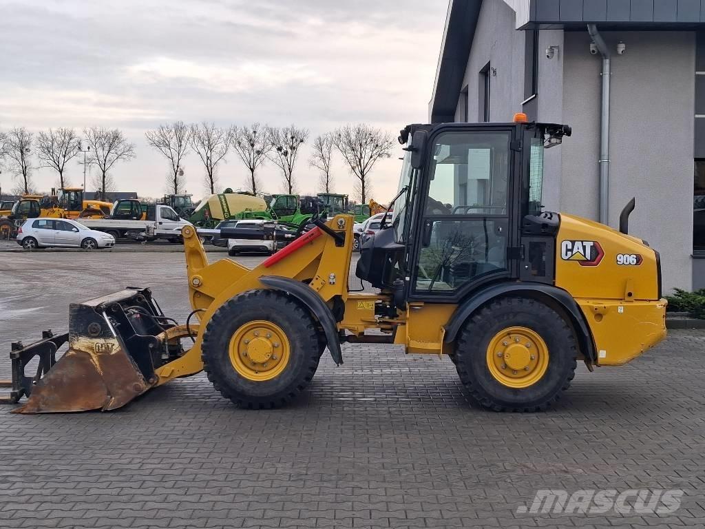 CAT 906 Kolové nakladače