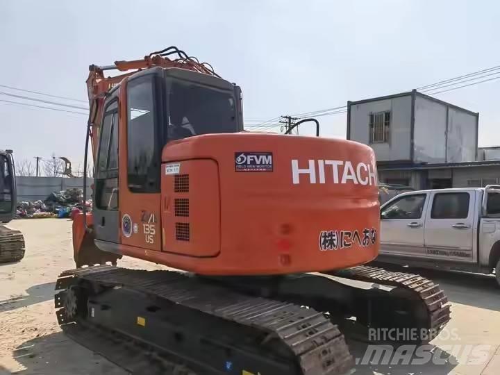 Hitachi ZX135 Pásová rýpadla