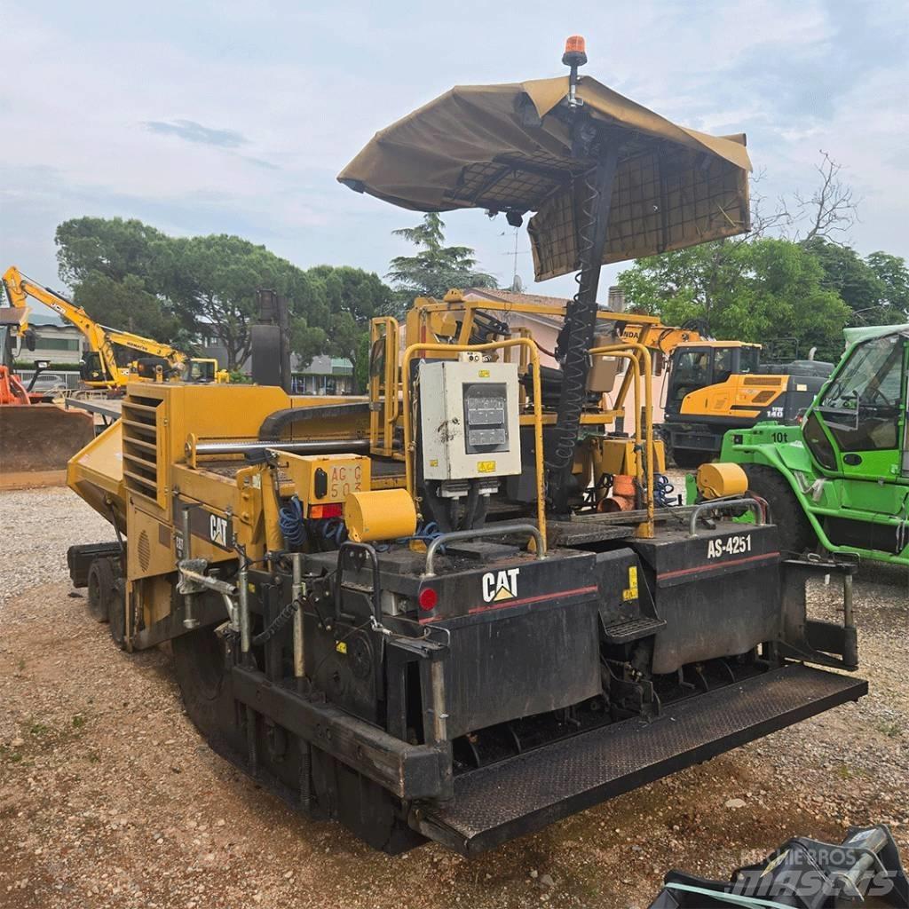 CAT AP 600 Finišery