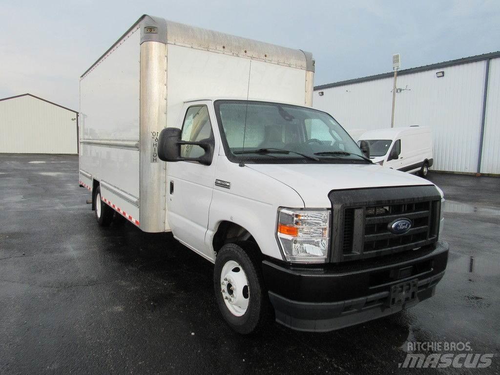 Ford E-350 Skříňová nástavba