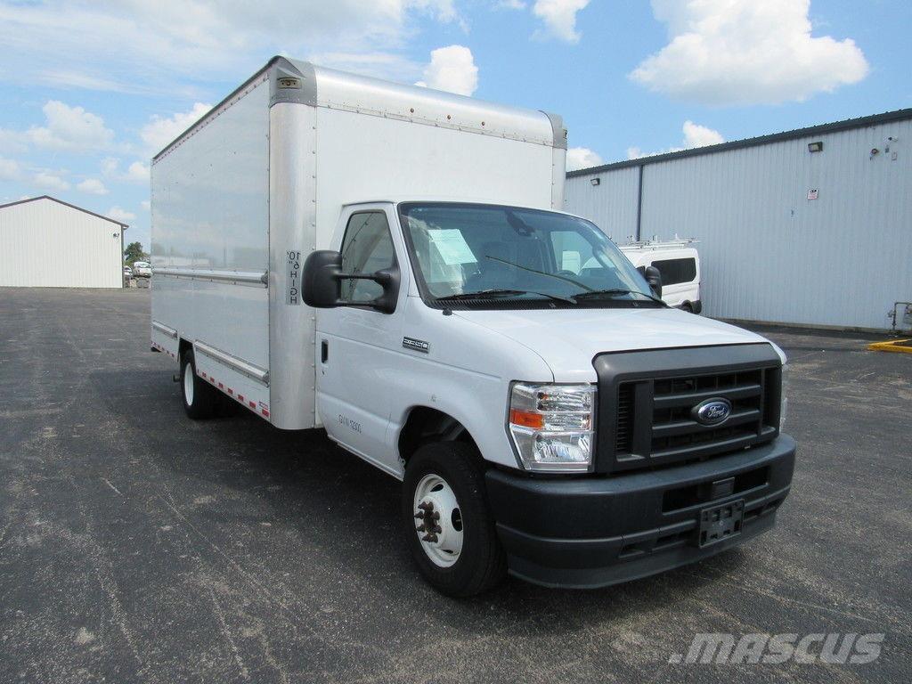 Ford E-350 Skříňová nástavba