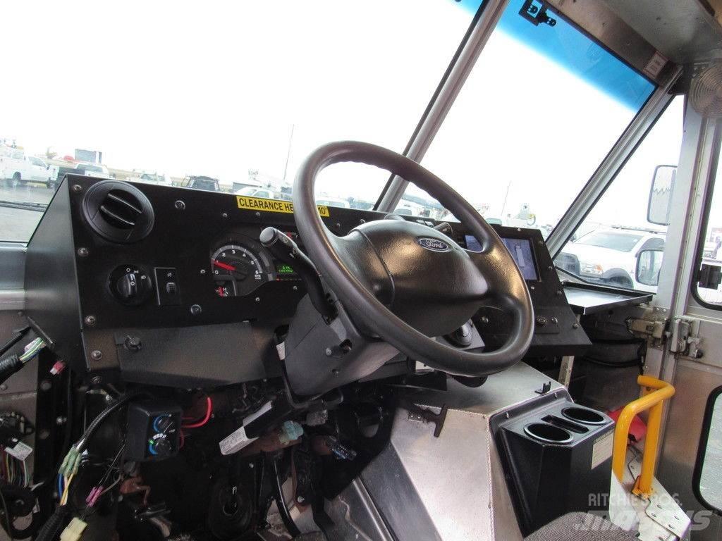 Ford E-450 Skříňová nástavba