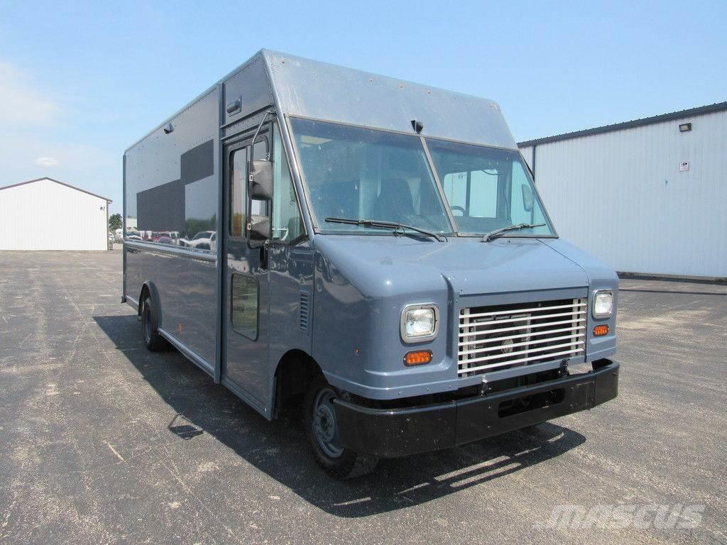 Ford E-450 Skříňová nástavba