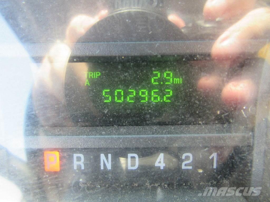 Ford E-450 Skříňová nástavba