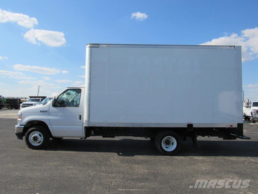 Ford E-450 Skříňová nástavba