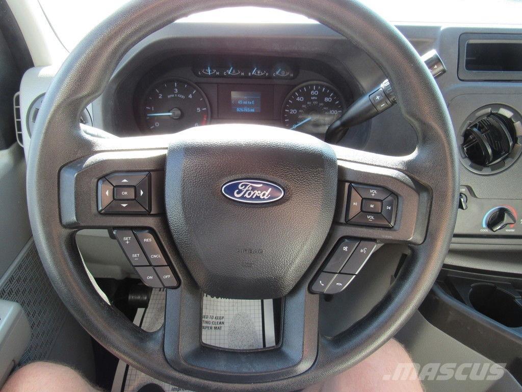 Ford E-450 Skříňová nástavba