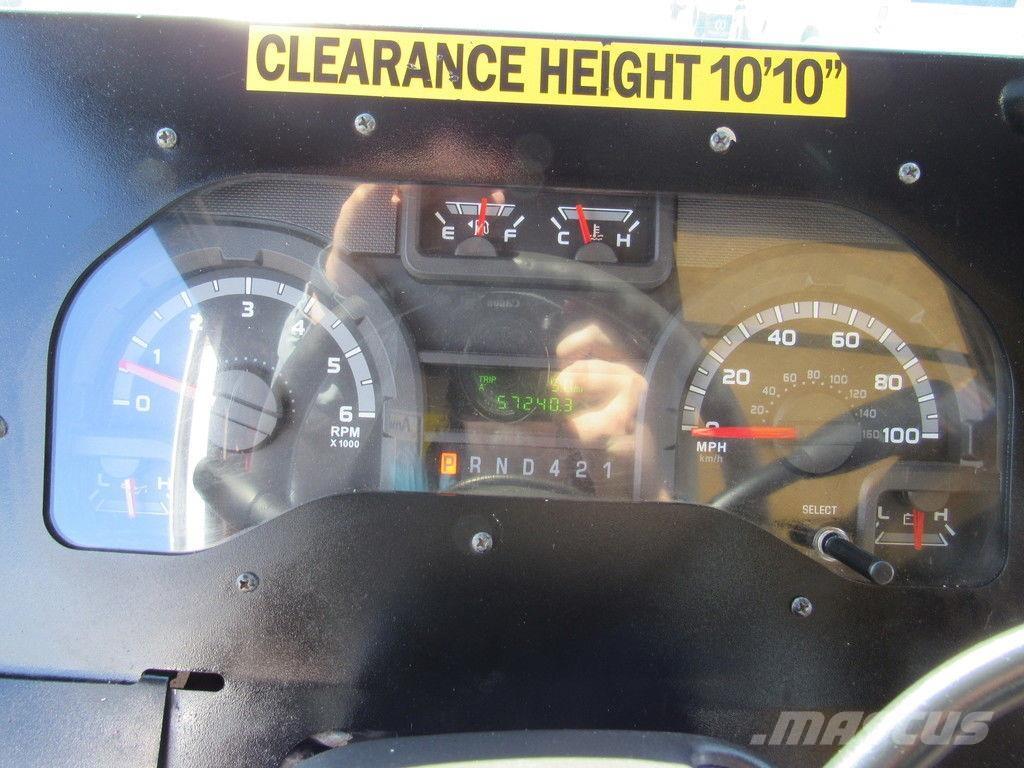 Ford E-450 Skříňová nástavba