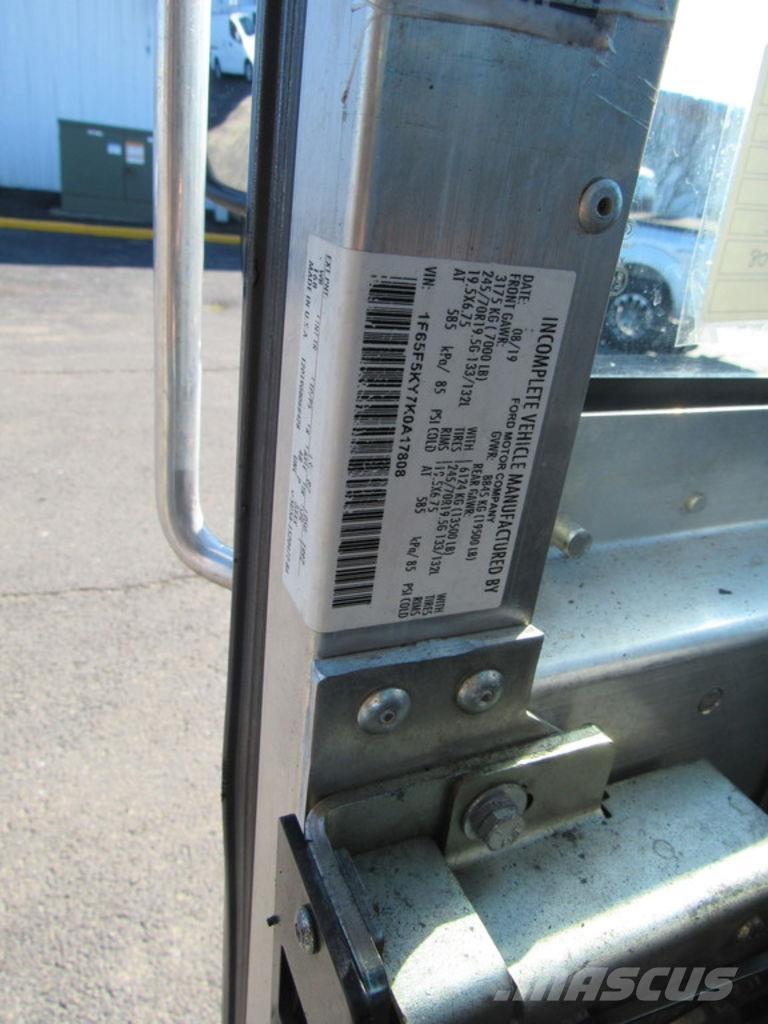 Ford F-59 Skříňová nástavba