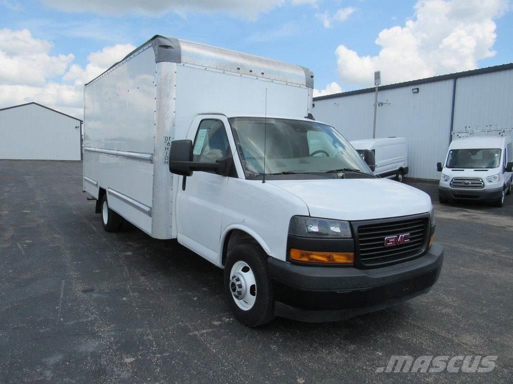 GMC Savana 3500 Skříňová nástavba