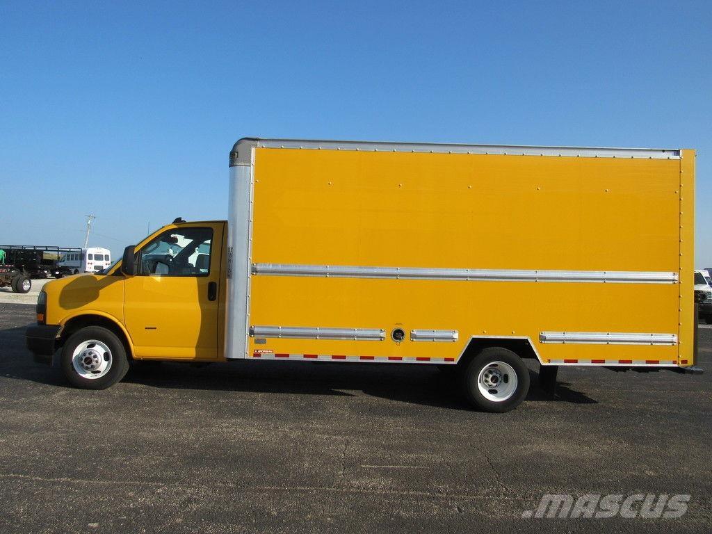 GMC Savana 3500 Skříňová nástavba
