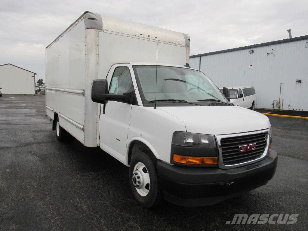 GMC Savana 3500 Skříňová nástavba