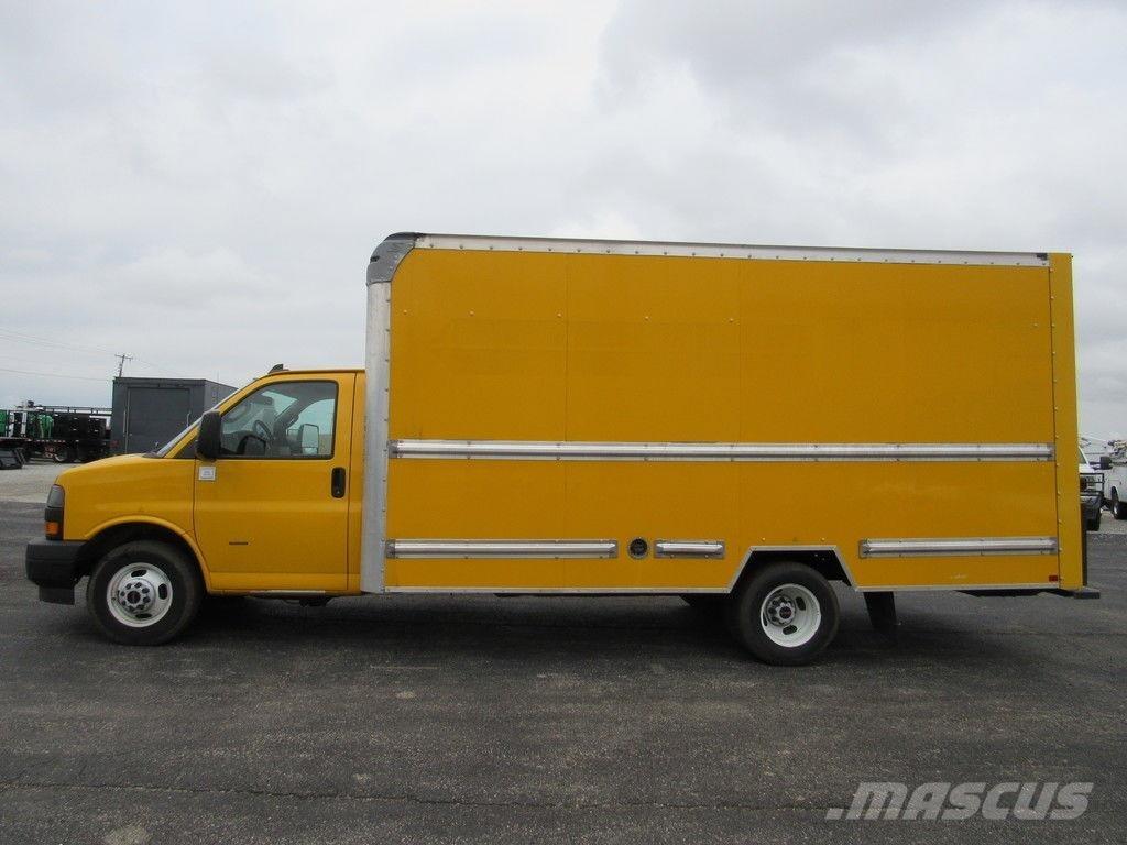 GMC Savana 3500 Skříňová nástavba