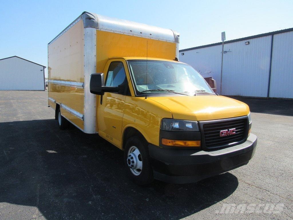 GMC Savana 3500 Skříňová nástavba