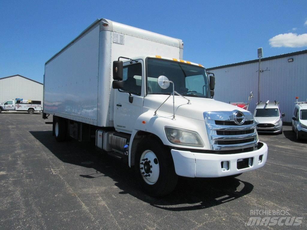 Hino 338 Skříňová nástavba