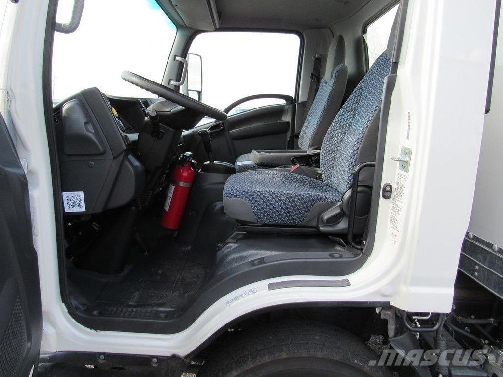 Isuzu NPR XD Skříňová nástavba
