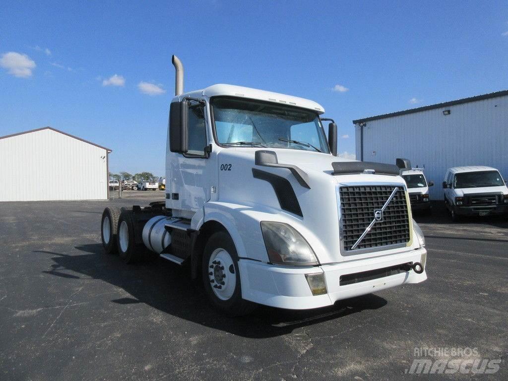 Volvo VNL64 Valníky/Sklápěcí bočnice