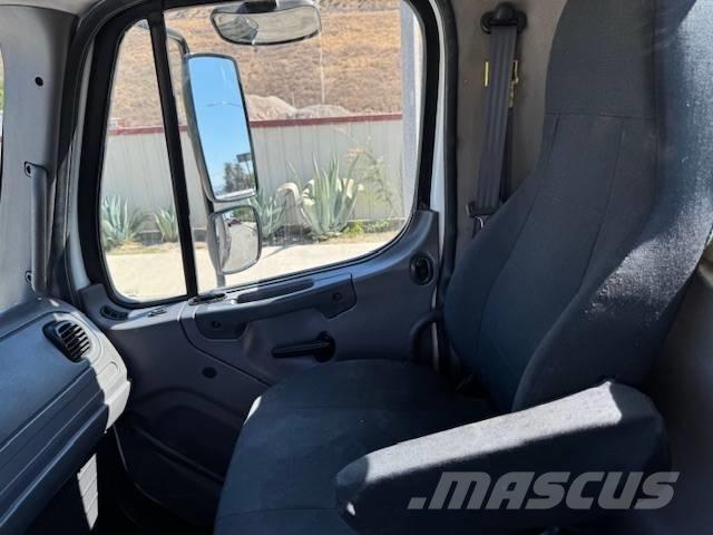 Freightliner M 112 Nákladní vozidlo bez nástavby
