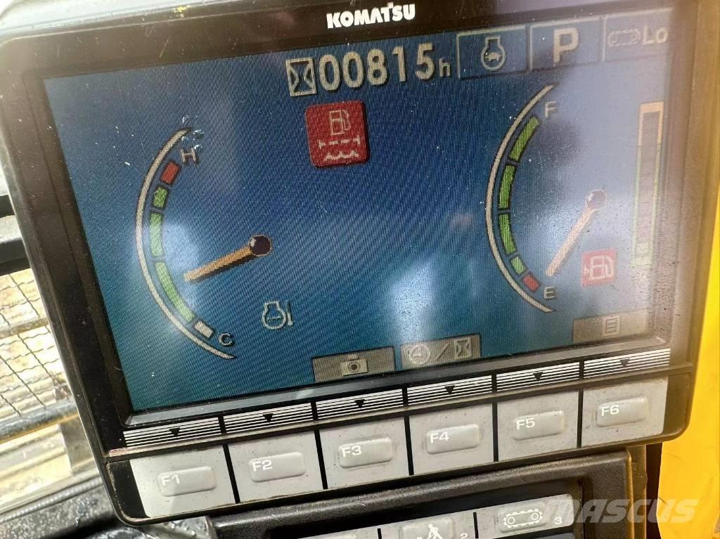 Komatsu PC 220-8 Pásová rýpadla