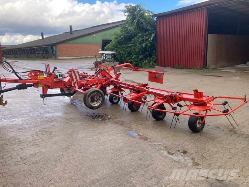 Kuhn GF 8702 T Obraceče a shrabovače sena