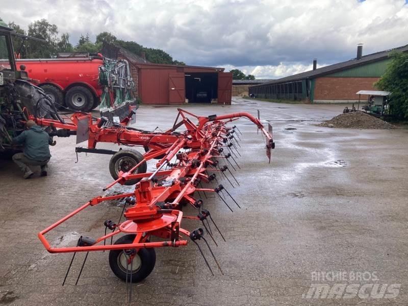 Kuhn GF8702T Obraceče a shrabovače sena