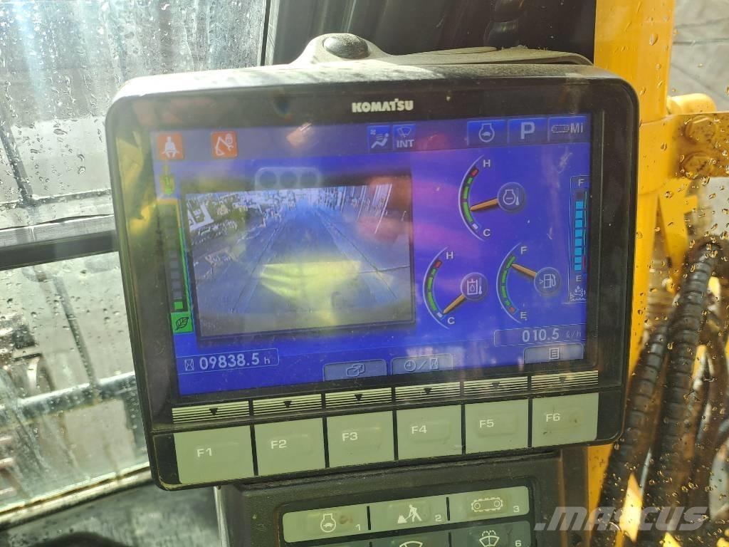 Komatsu PC490LC-11 Pásová rýpadla