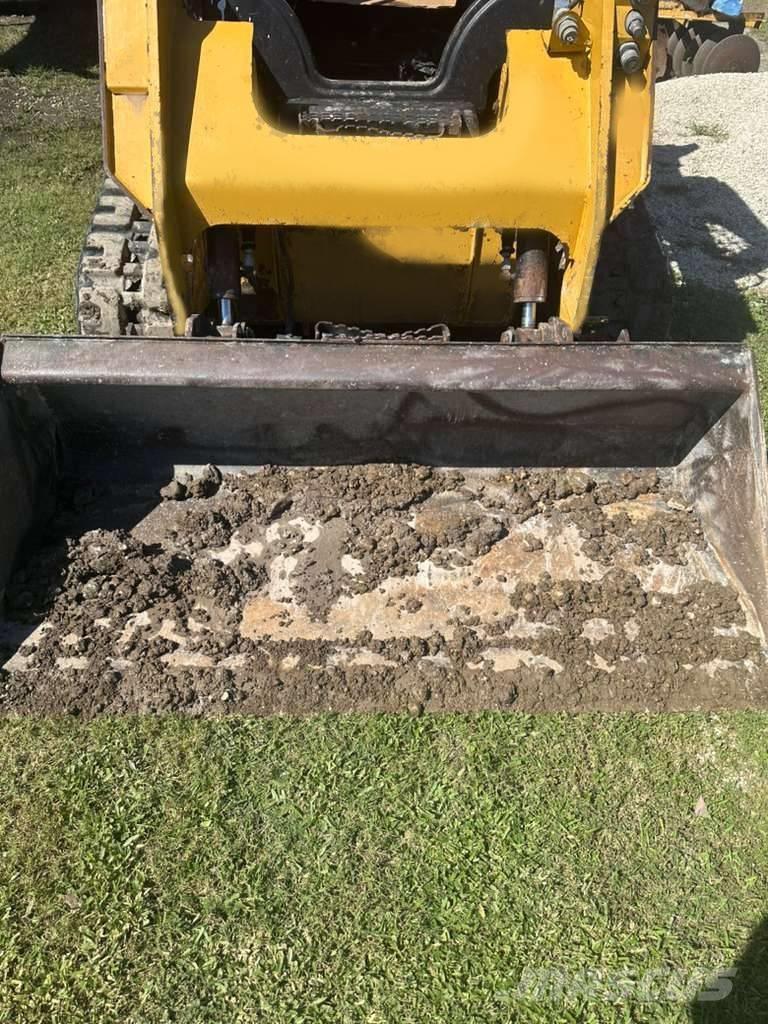 CAT 259 D Smykem řízené nakladače