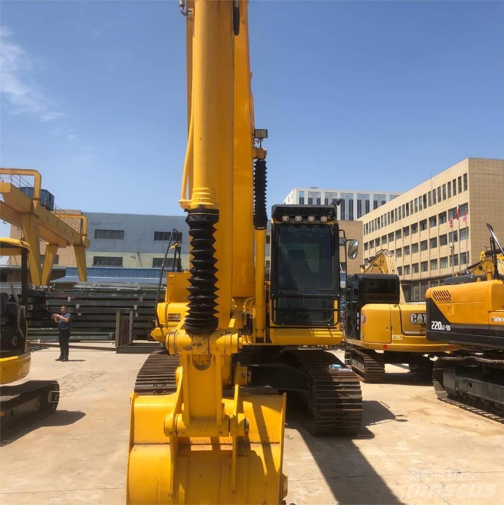 Komatsu PC200 Pásová rýpadla