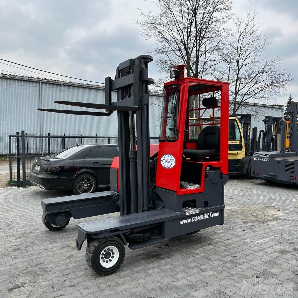 Combilift C4000 4 cestní vysokozdvižné vozíky