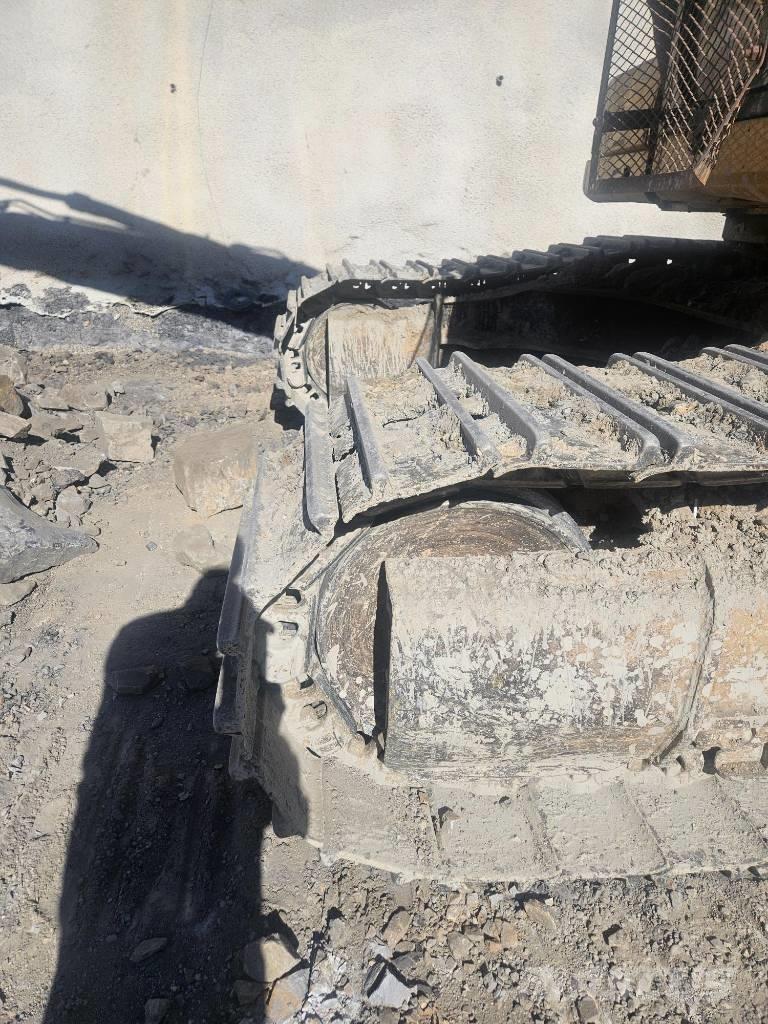 CAT 330 Pásová rýpadla