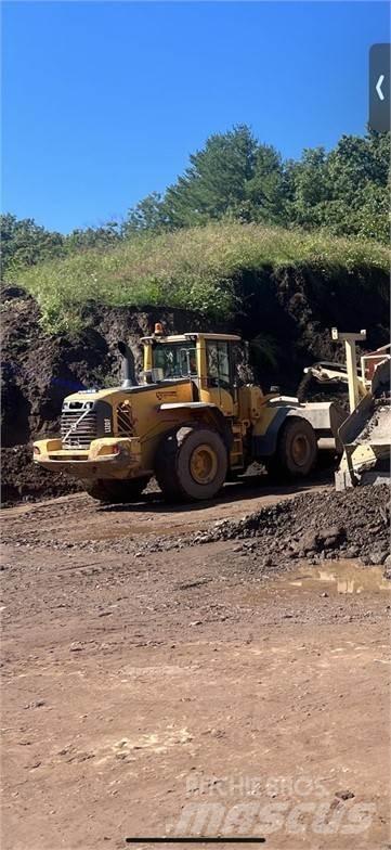 Volvo L120F Kolové nakladače