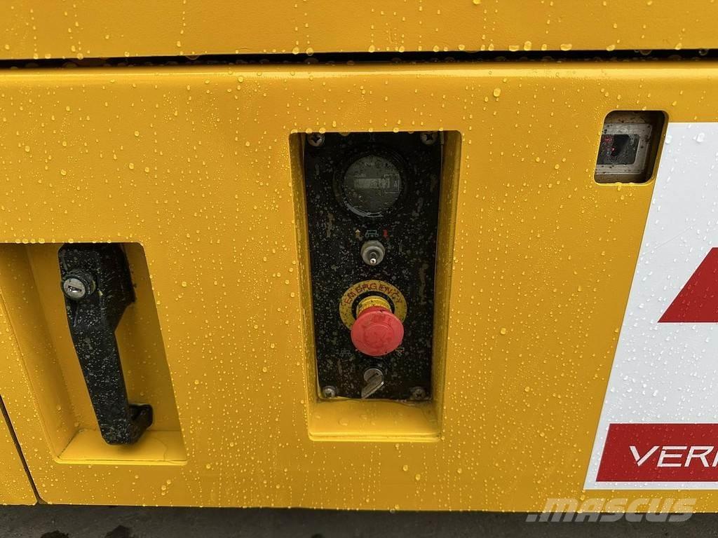 JCB S2032E Další zvedače a plošiny