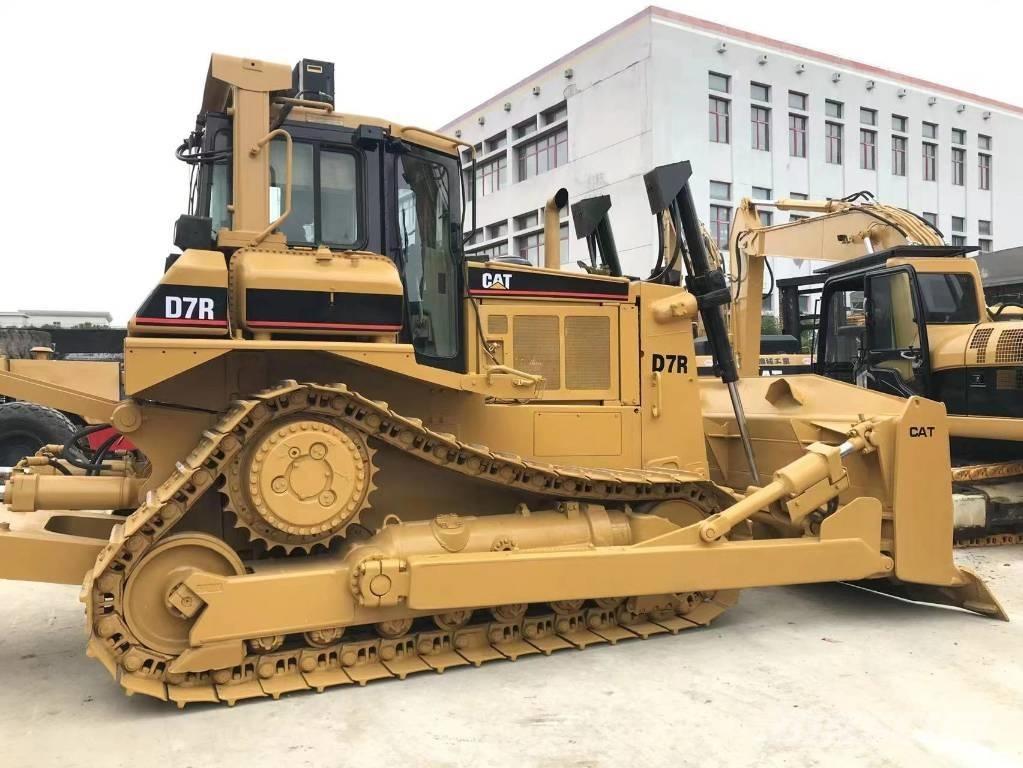 CAT D 7 R Pásové dozery
