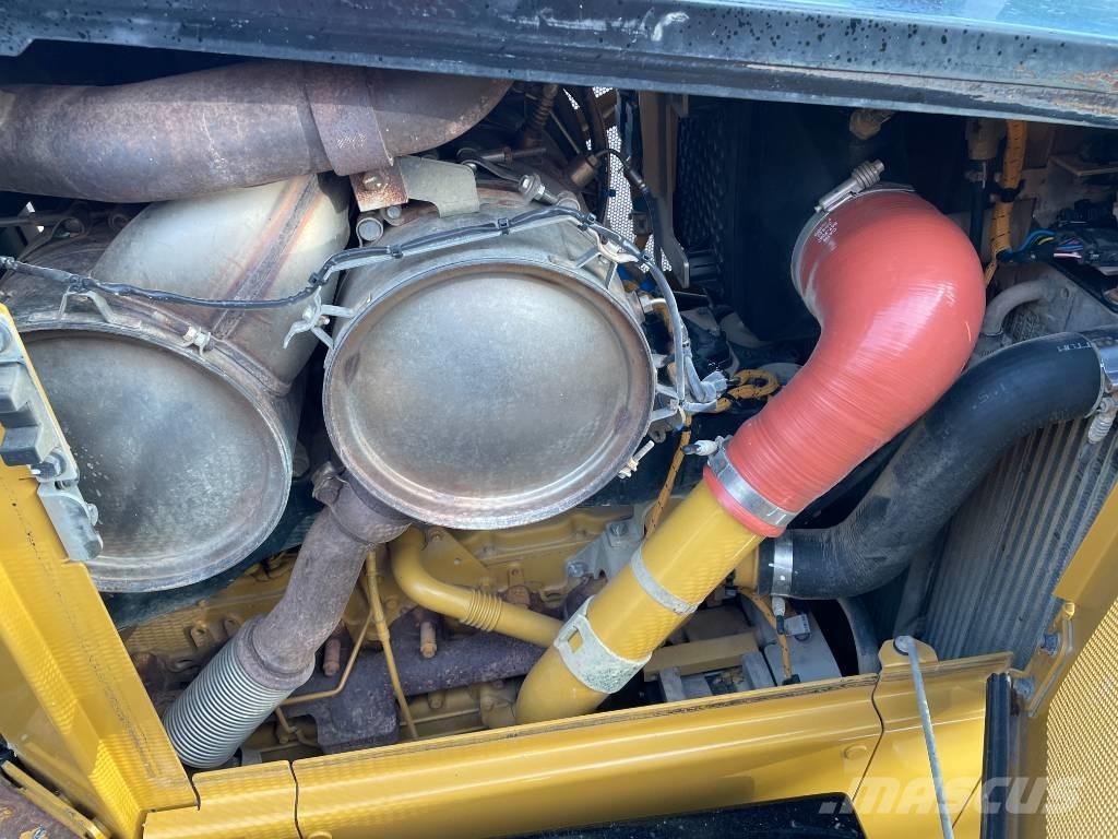 CAT D 5 LGP Pásové dozery