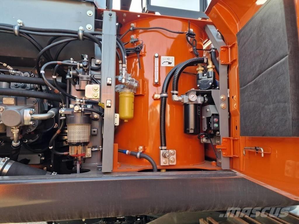 Hitachi ZX 350 H Pásová rýpadla